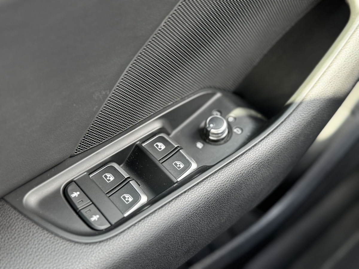 Audi A3 Sportback 35 TFSI Advance Sport 2 x S-Line