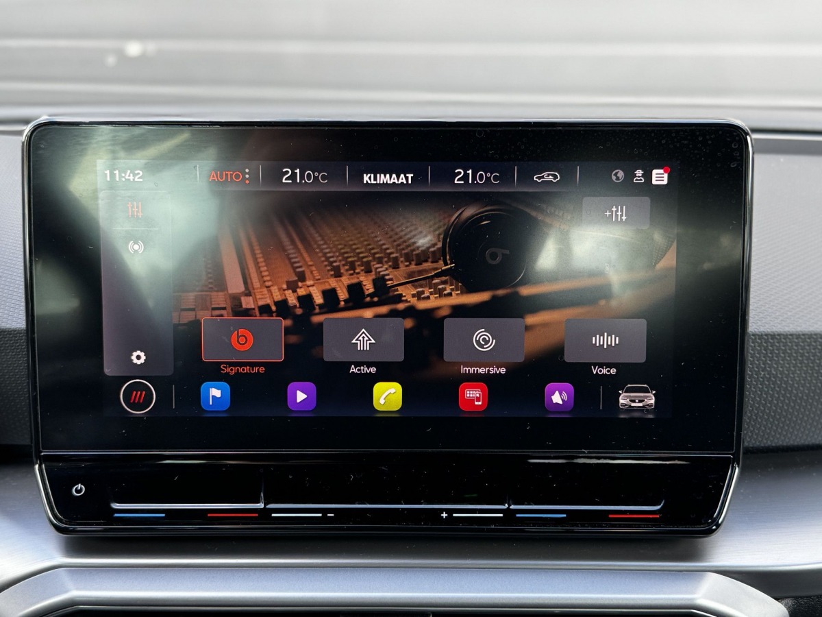 SEAT Leon Sportstourer 1.5 eTSI 150PK FR Business Intense Automaat