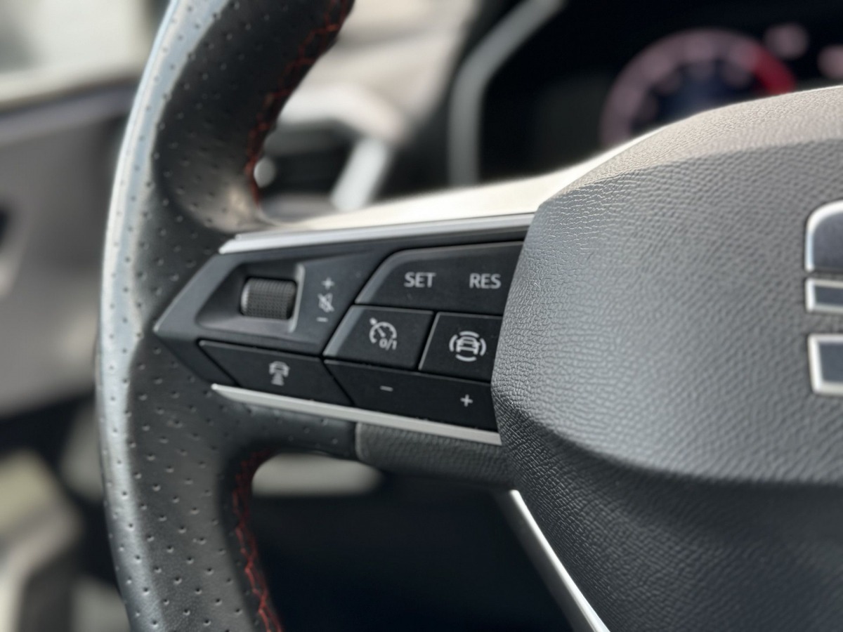 SEAT Leon Sportstourer 1.5 eTSI 150PK FR Business Intense Automaat