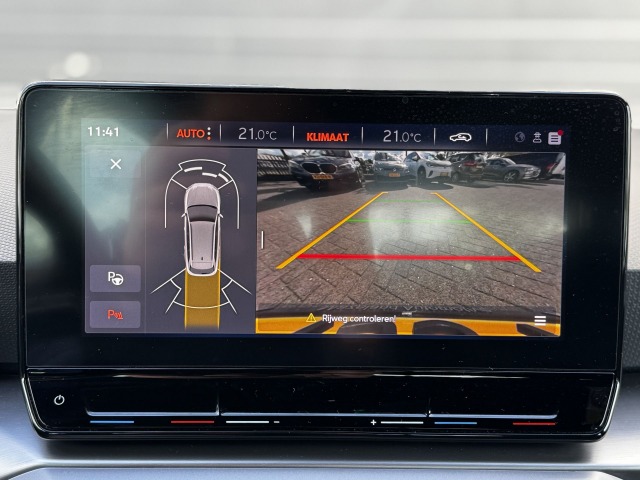 SEAT Leon Sportstourer 1.5 eTSI 150PK FR Business Intense Automaat