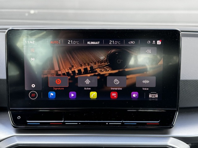 SEAT Leon Sportstourer 1.5 eTSI 150PK FR Business Intense Automaat