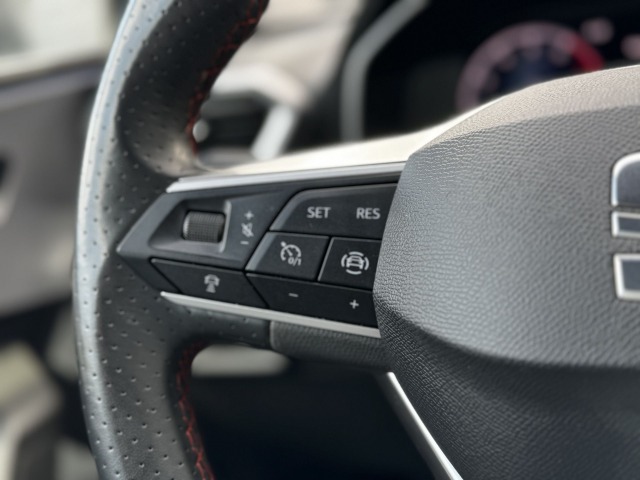 SEAT Leon Sportstourer 1.5 eTSI 150PK FR Business Intense Automaat