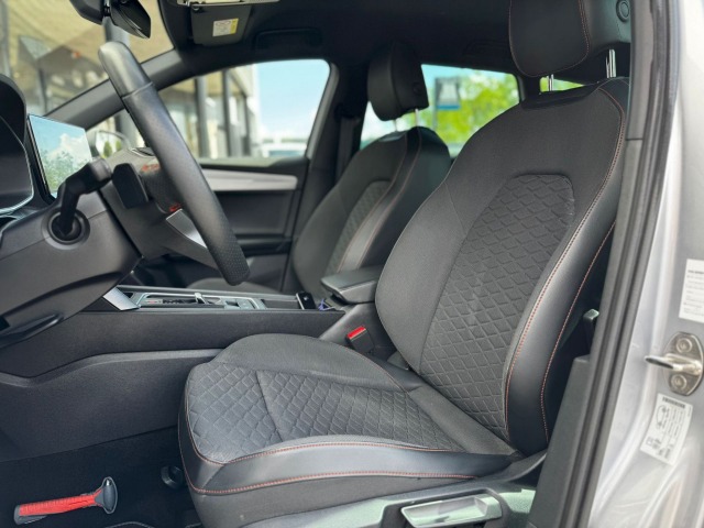 SEAT Leon Sportstourer 1.5 eTSI 150PK FR Business Intense Automaat