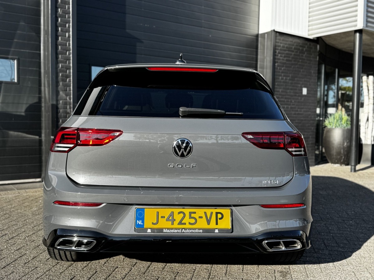 Volkswagen Golf 1.5 eTSI 150PK 3 x R-Line